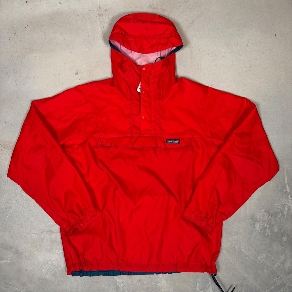 Patagonia Vintage Red Anorak Windbreaker Style 85100 Made in USA Mens Small